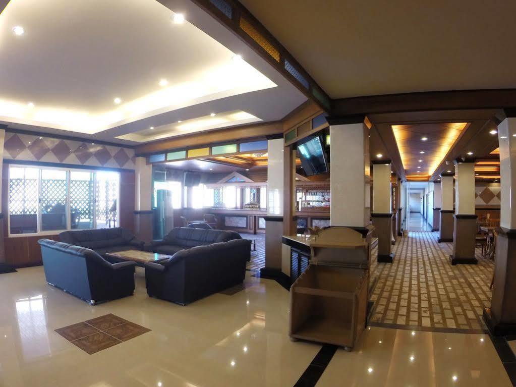 Oyo 523 Aa Pattaya Ville Exterior foto
